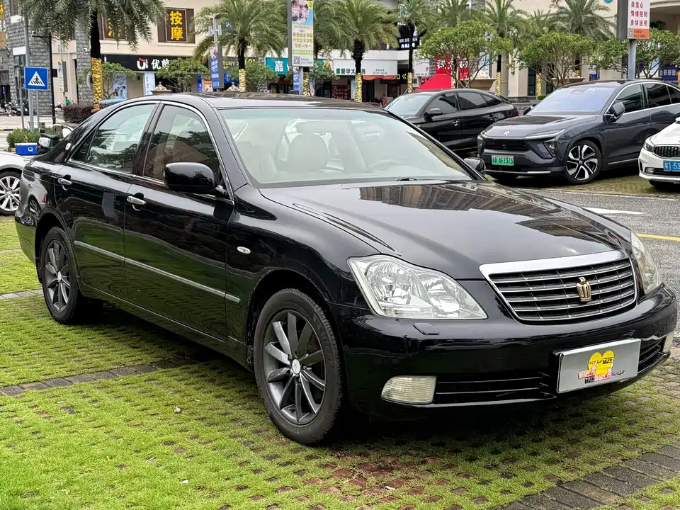 Toyota crown
