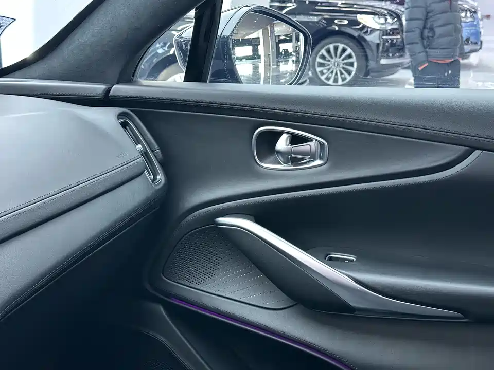 Aston Martin DBX Aston Martin DBX