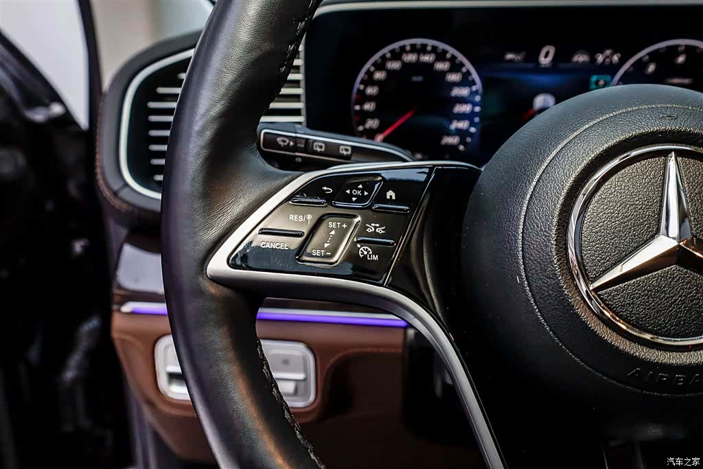 Mercedes-Benz GLE, 2023 23