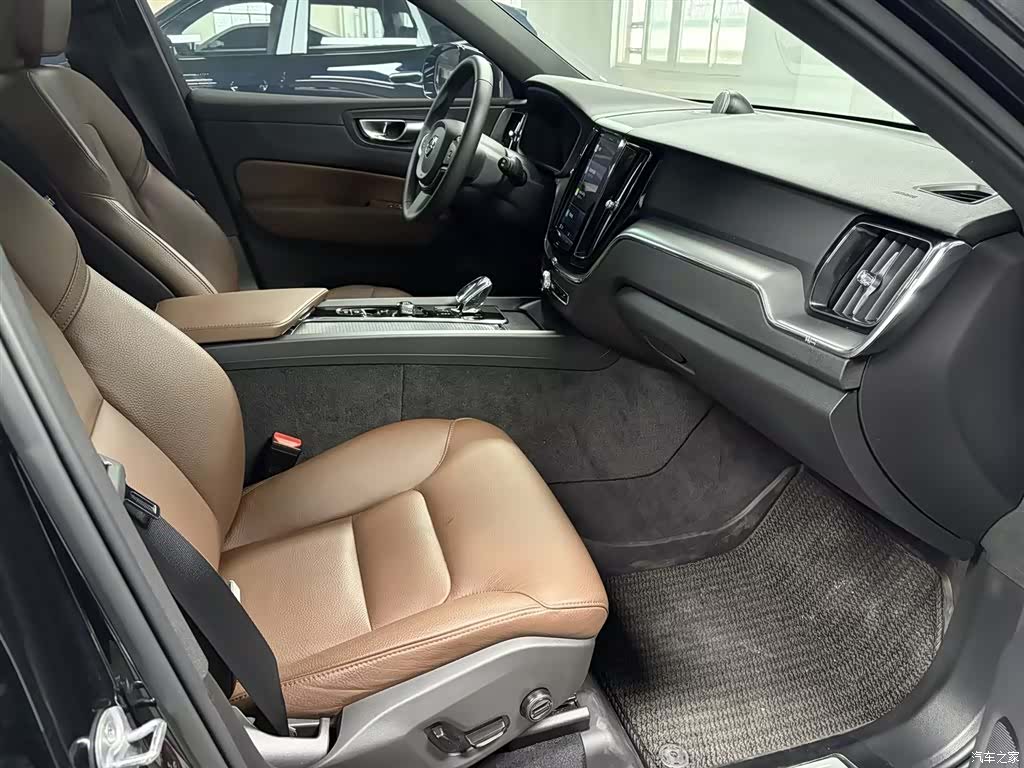 Volvo XC60, 2024 7