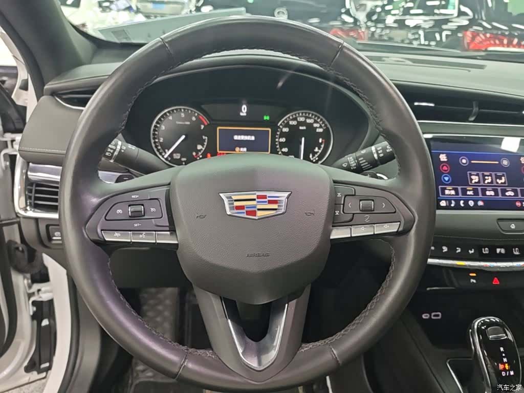 Cadillac XT4, 2021 11