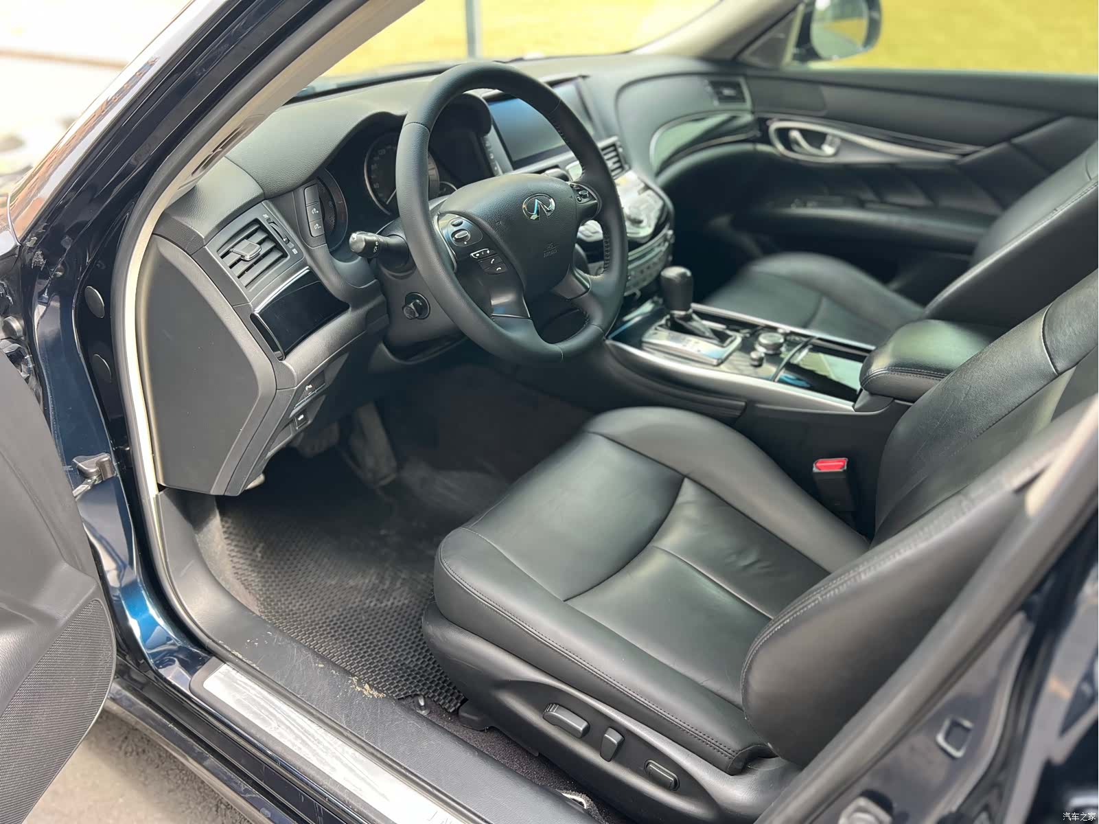 Infiniti Q70, 2018 8
