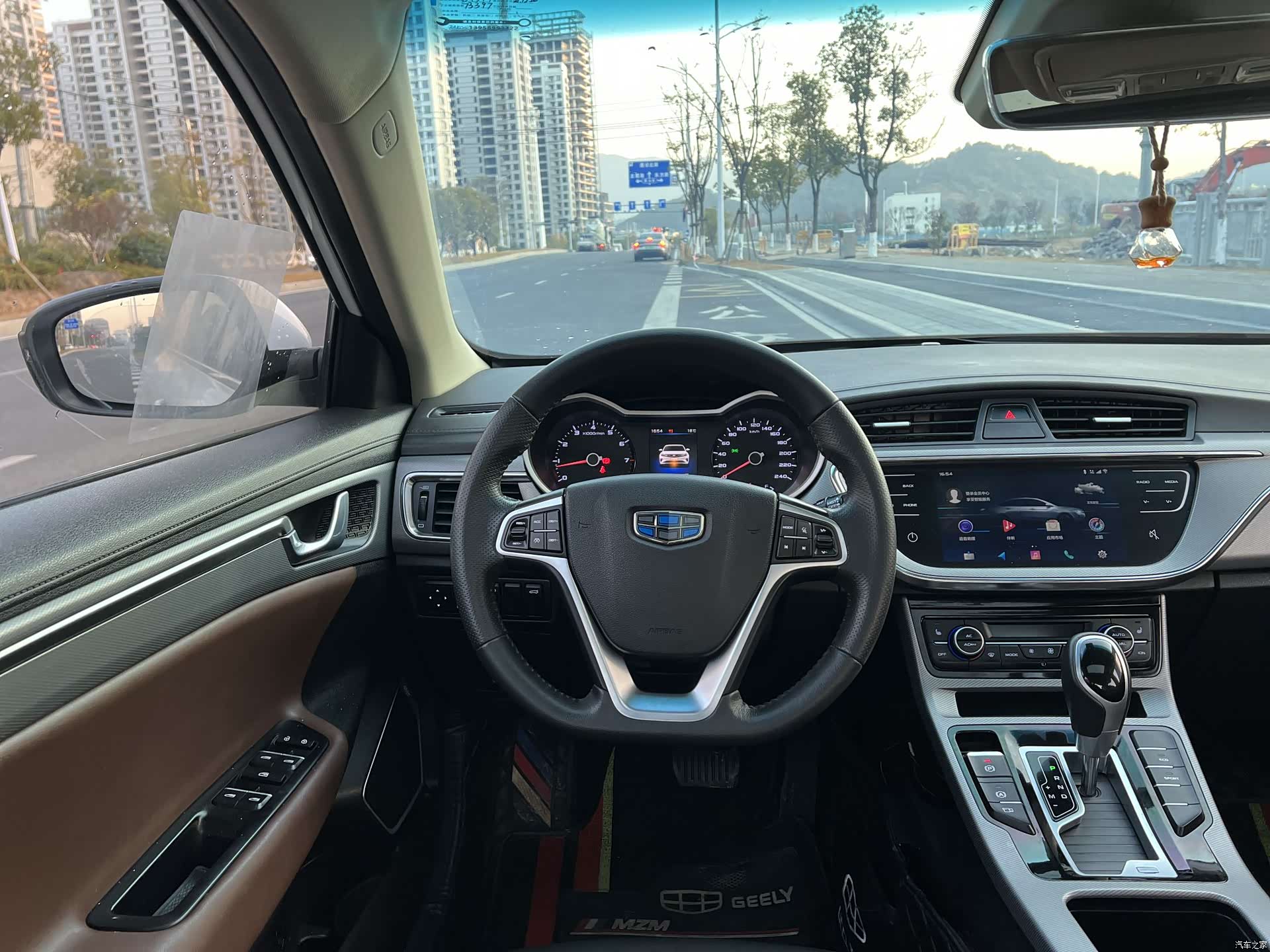 Geely Emgrand, 2019 8