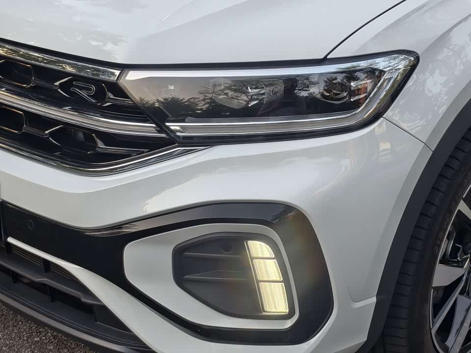 Volkswagen T-ROC exploring Songs