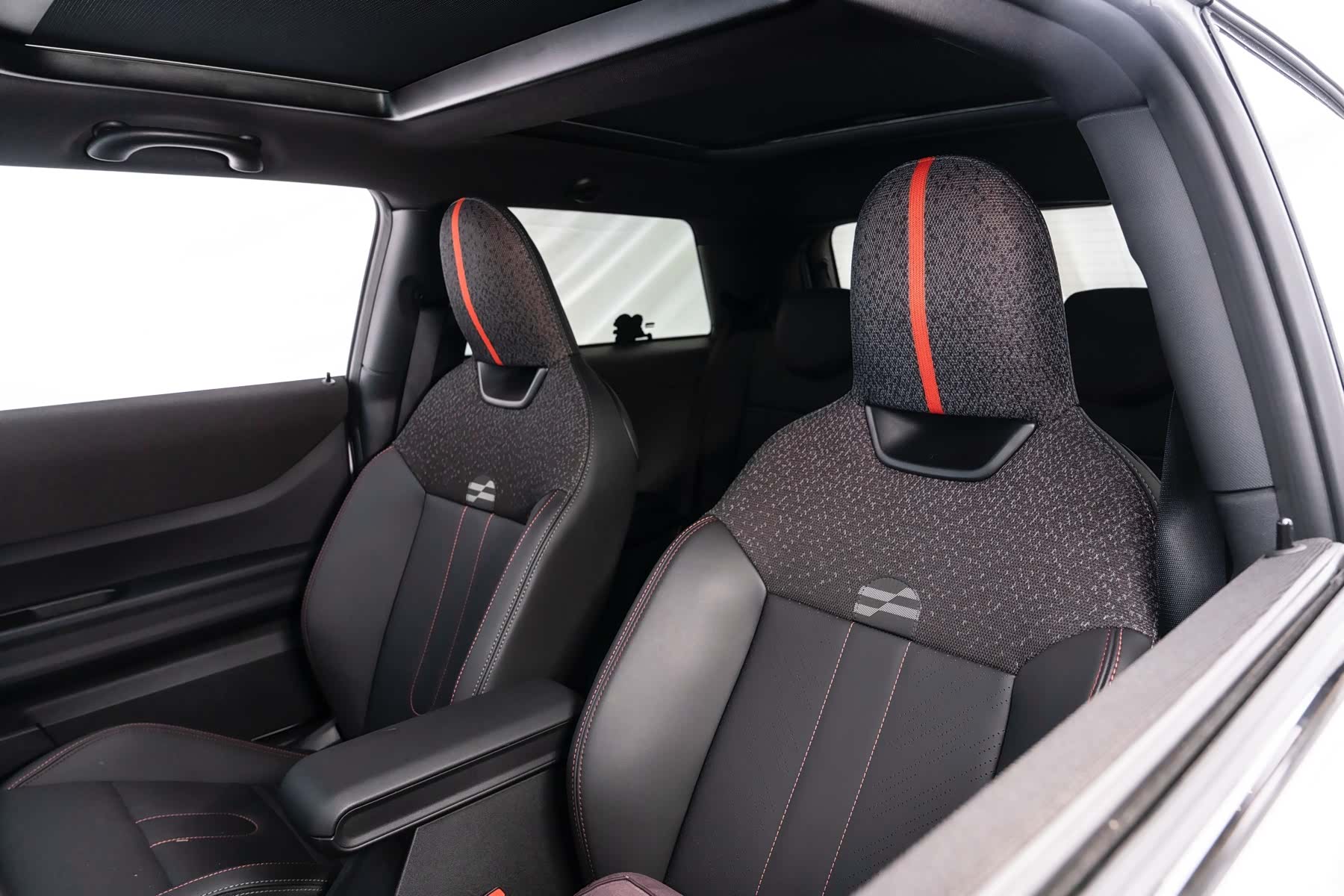 Mini Cooper, 2025 18