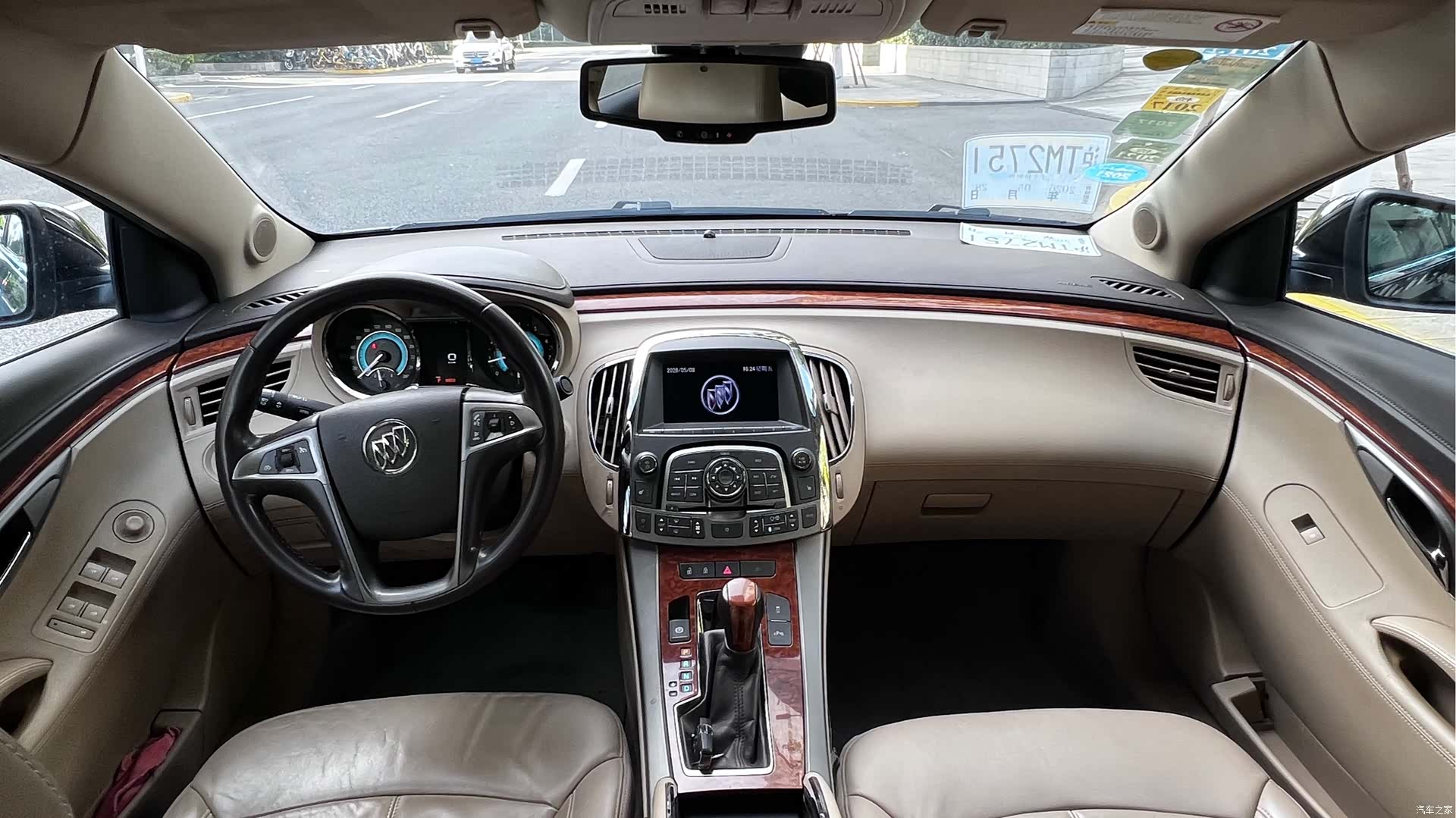 Buick LaCrosse, 2011 10