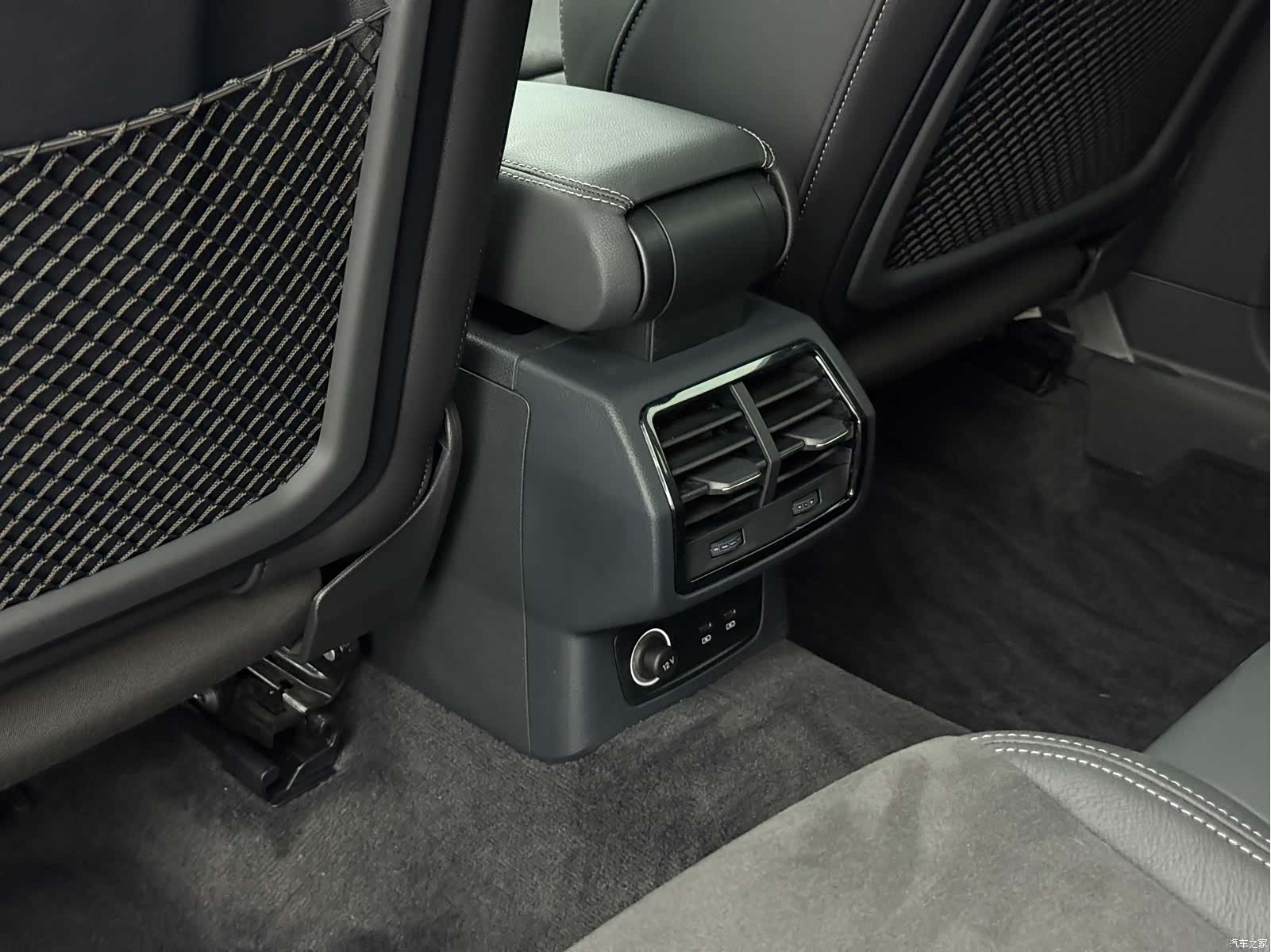 Audi Q3, 2023 14