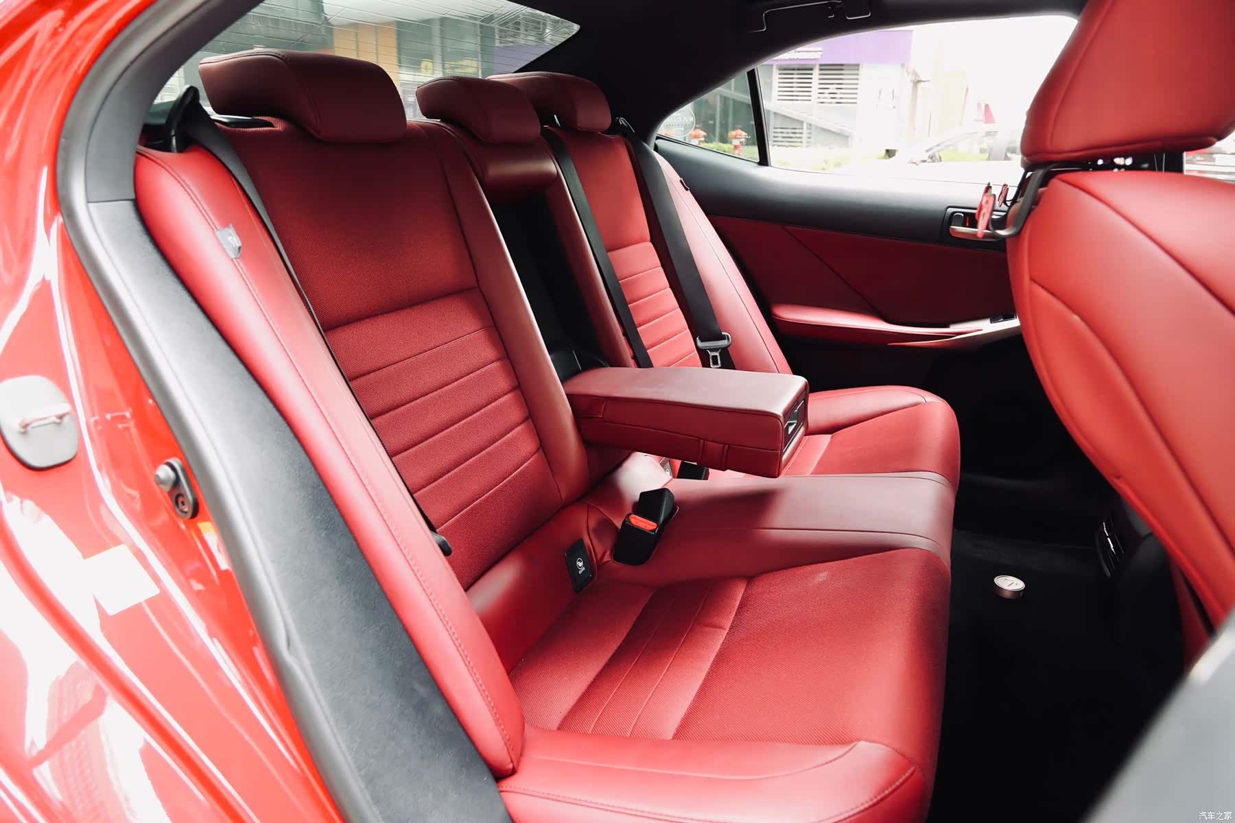 Lexus IS, 2017 10