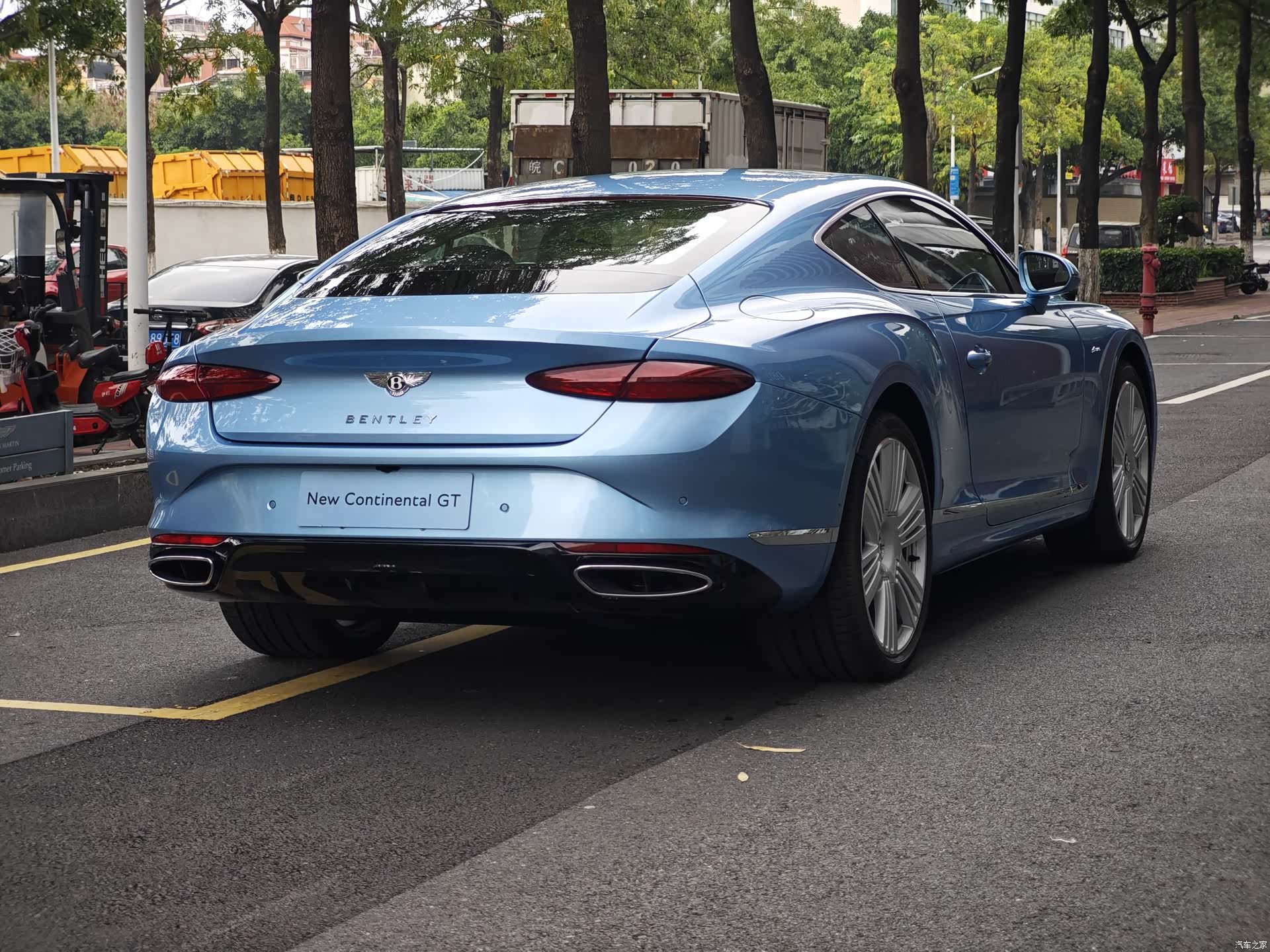 Bentley Continental GT, 2024 3