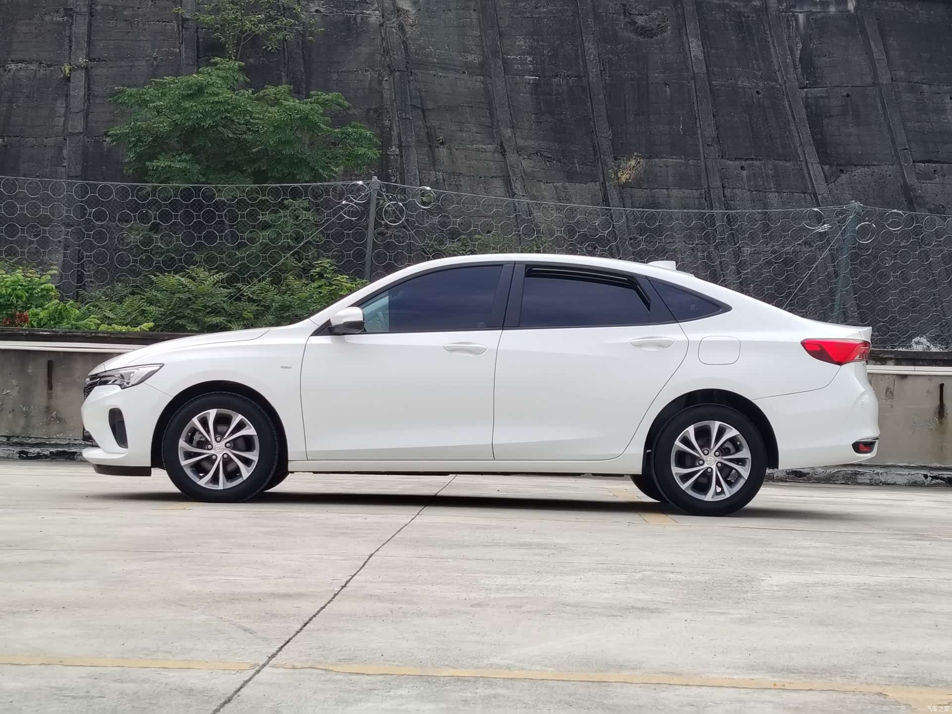 Buick Verano, 2023 все фото