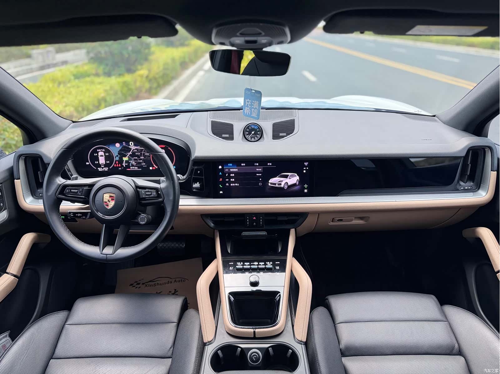 Porsche Cayenne, 2024 12