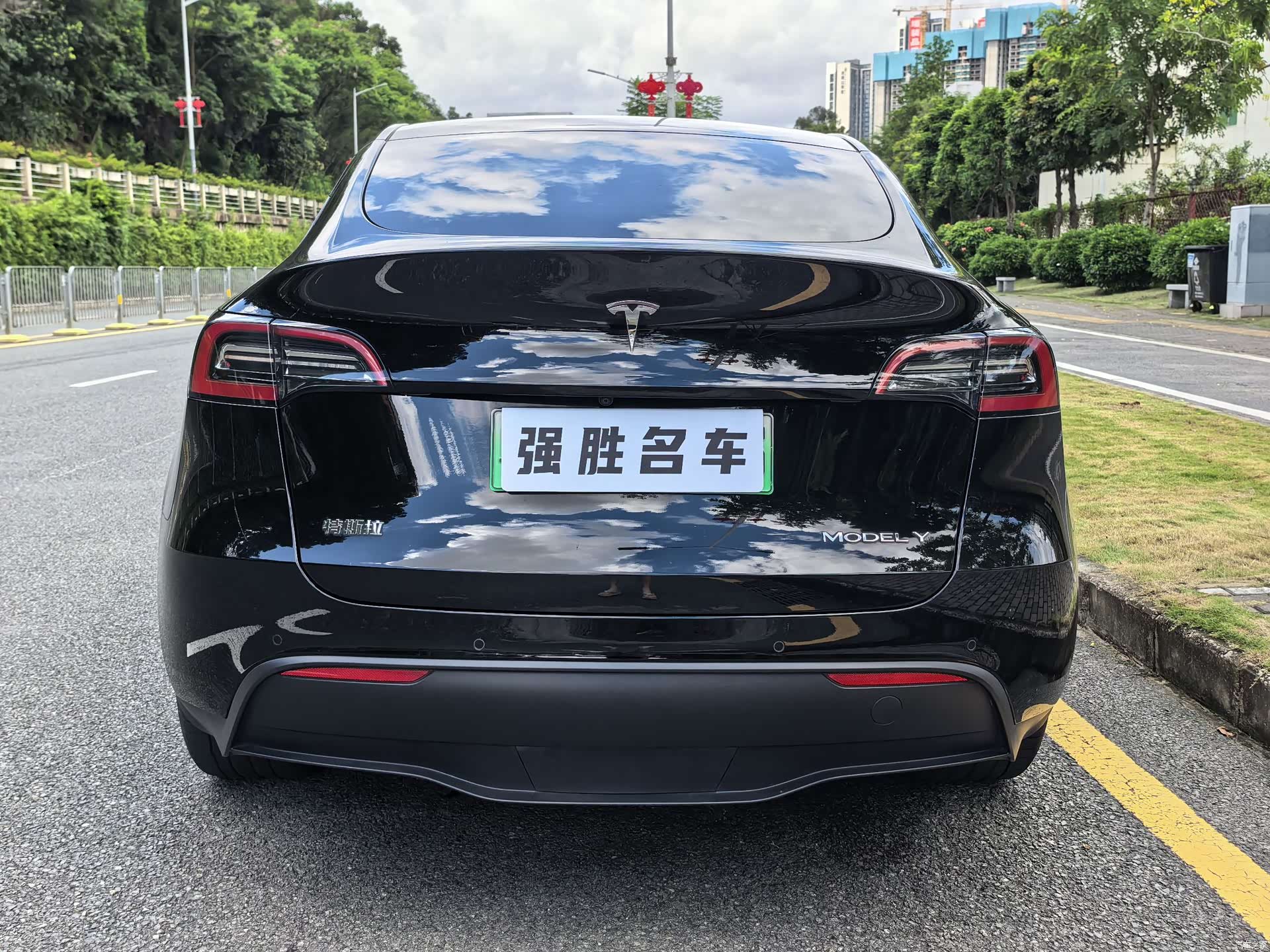 Tesla Model Y, 2024 6
