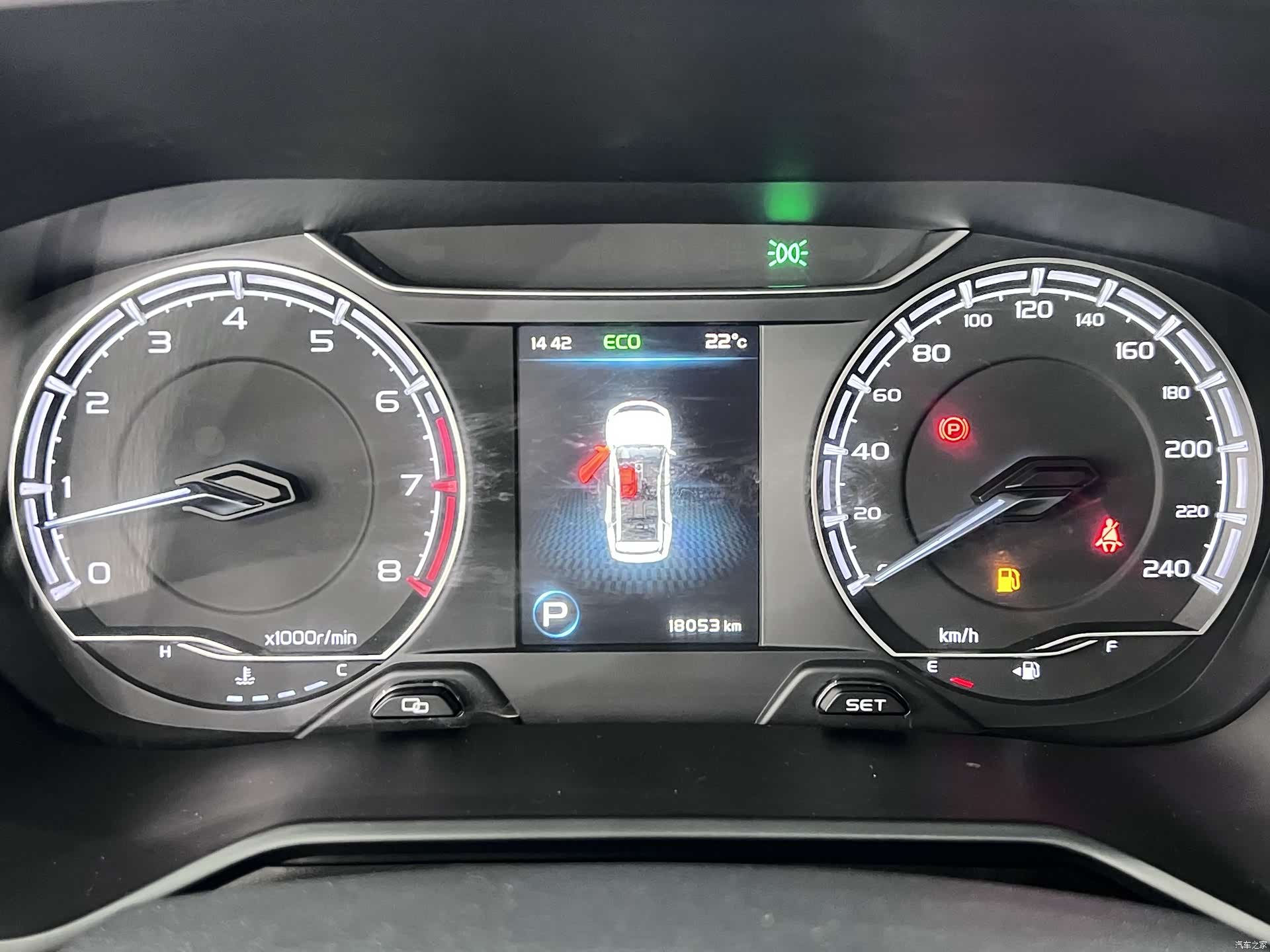 Geely X6, 2022 10