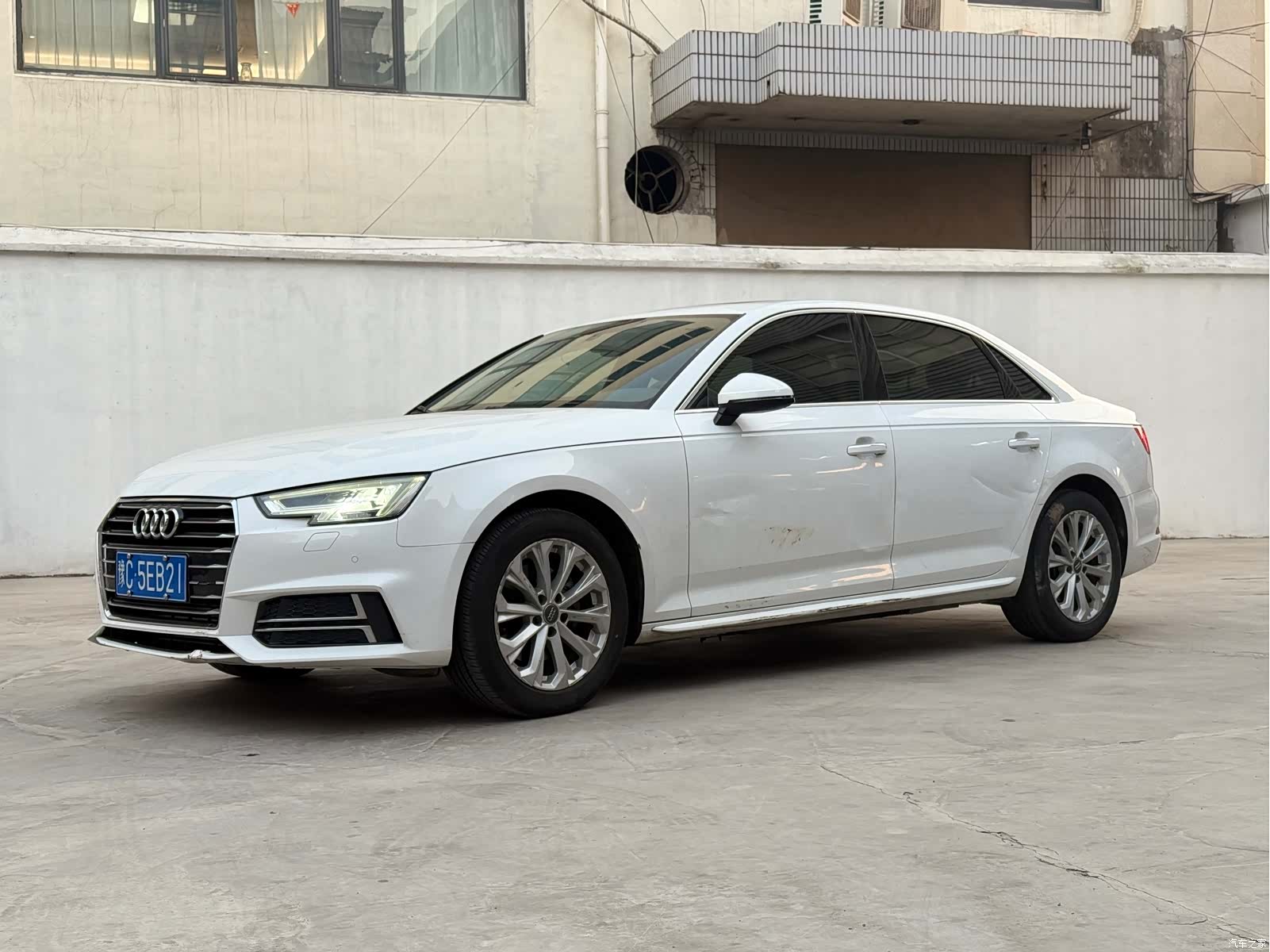 Audi A4L, 2019 1