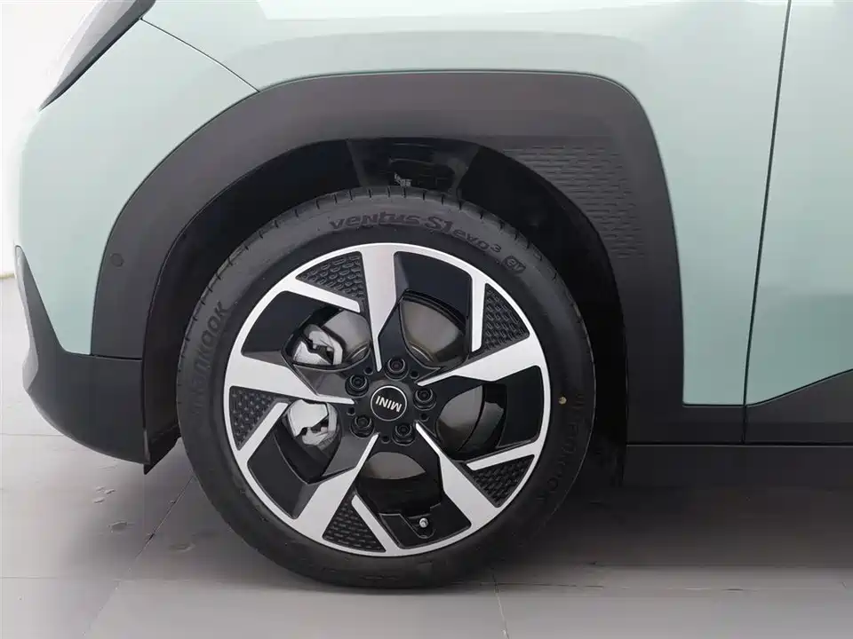 MINI Electric ACEMAN