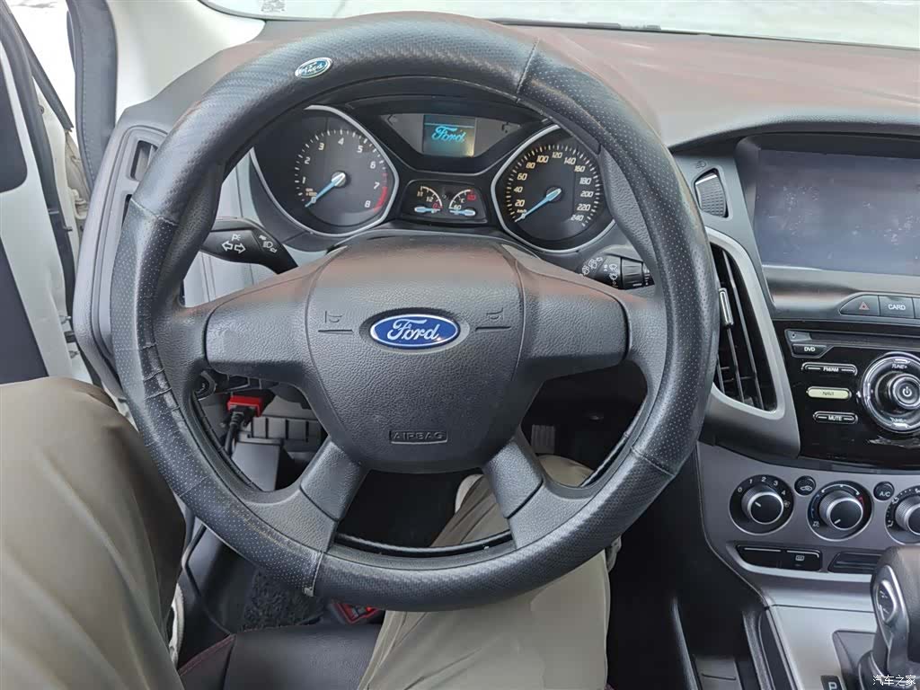 Ford Focus, 2015 7