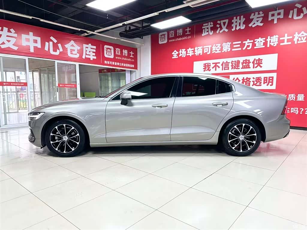 Volvo S60, 2021 4
