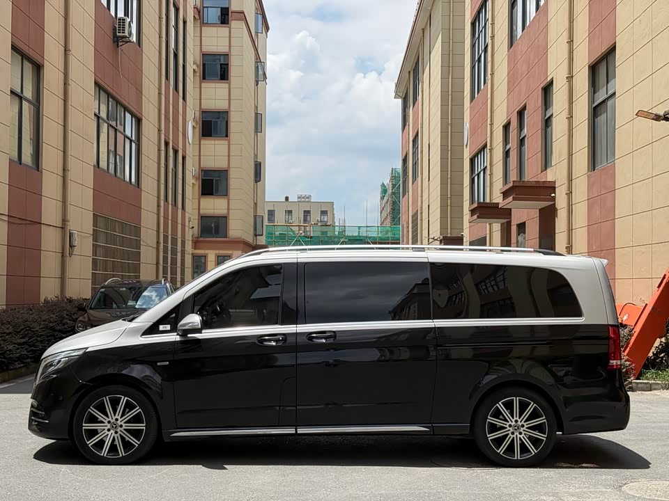 Mercedes-Benz V-class