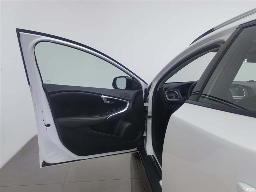 Volvo V40, 2014 8