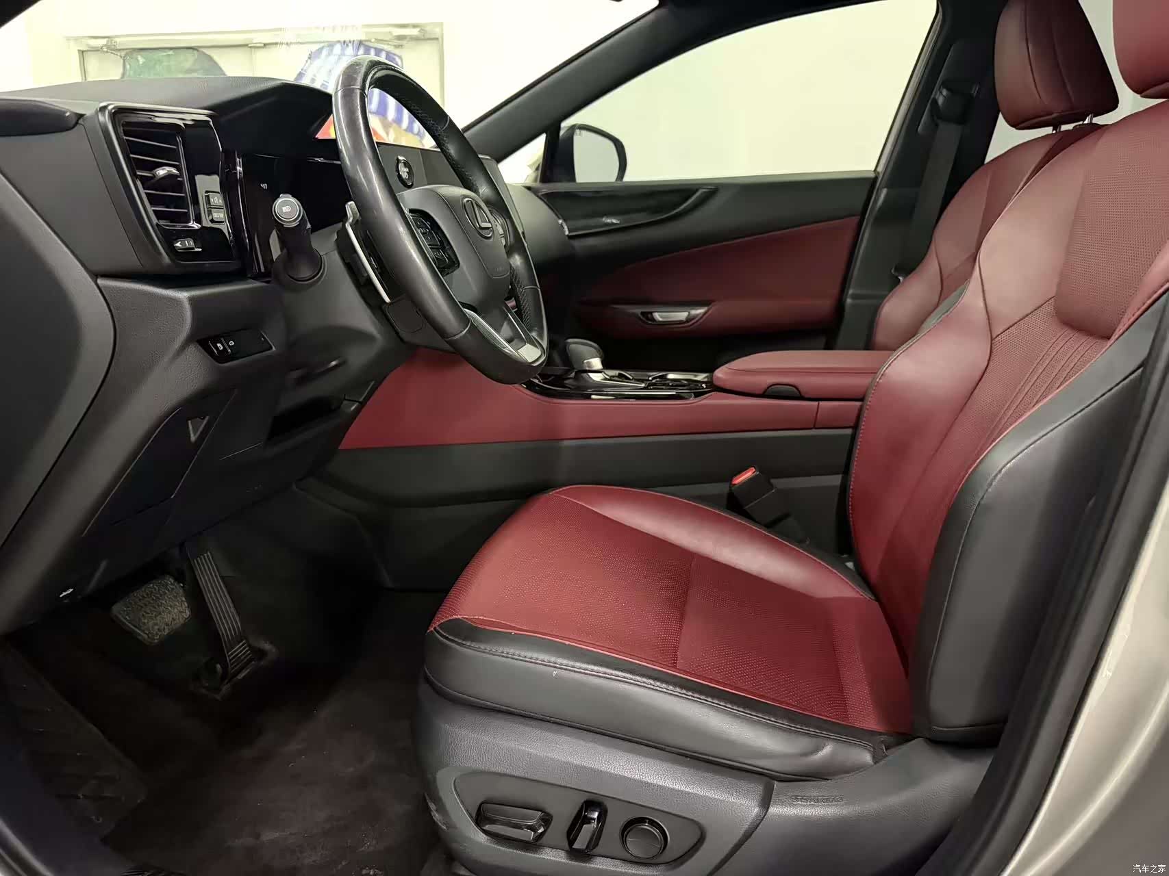 Lexus NX, 2023 4