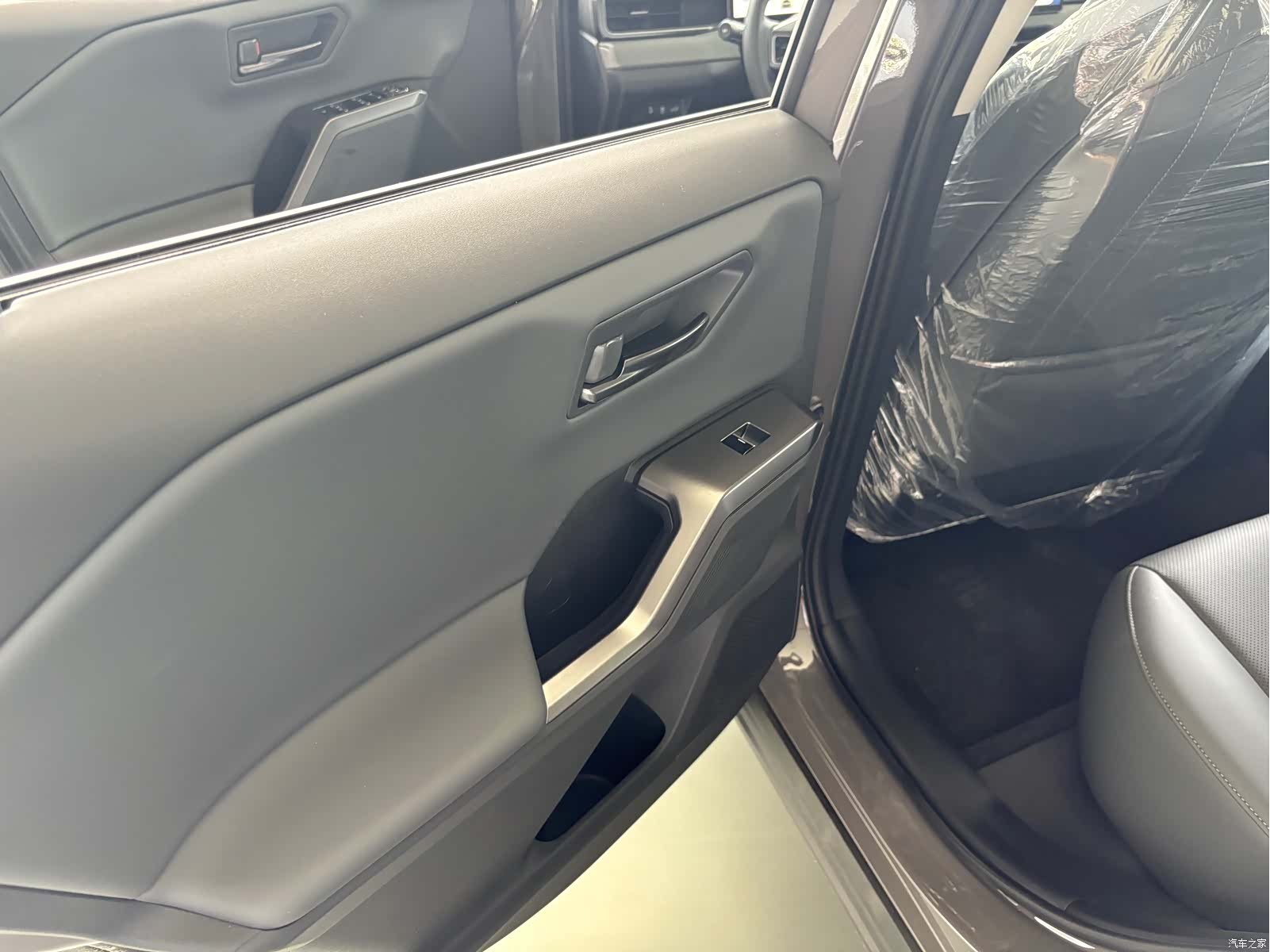 Toyota RAV4, 2026 15