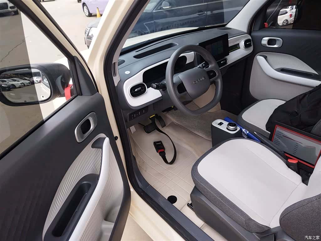 Geely Panda, 2025 16