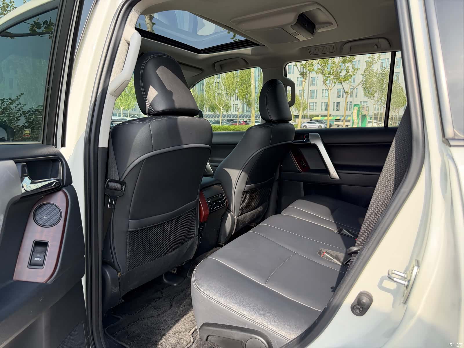 Toyota Prado, 2015 13