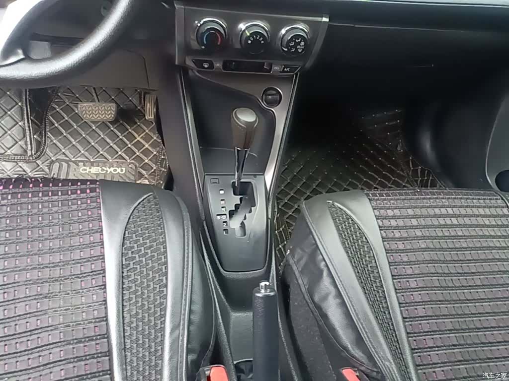 Toyota YARiS L, 2015 10