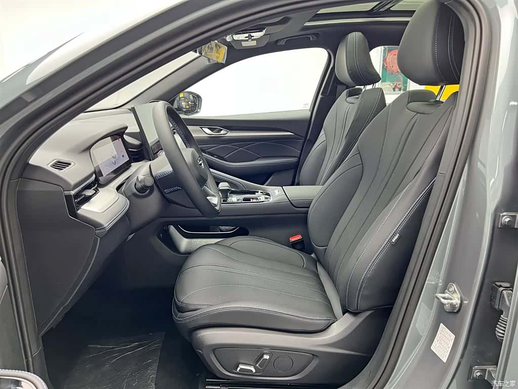 Geely Preface, 2026 15