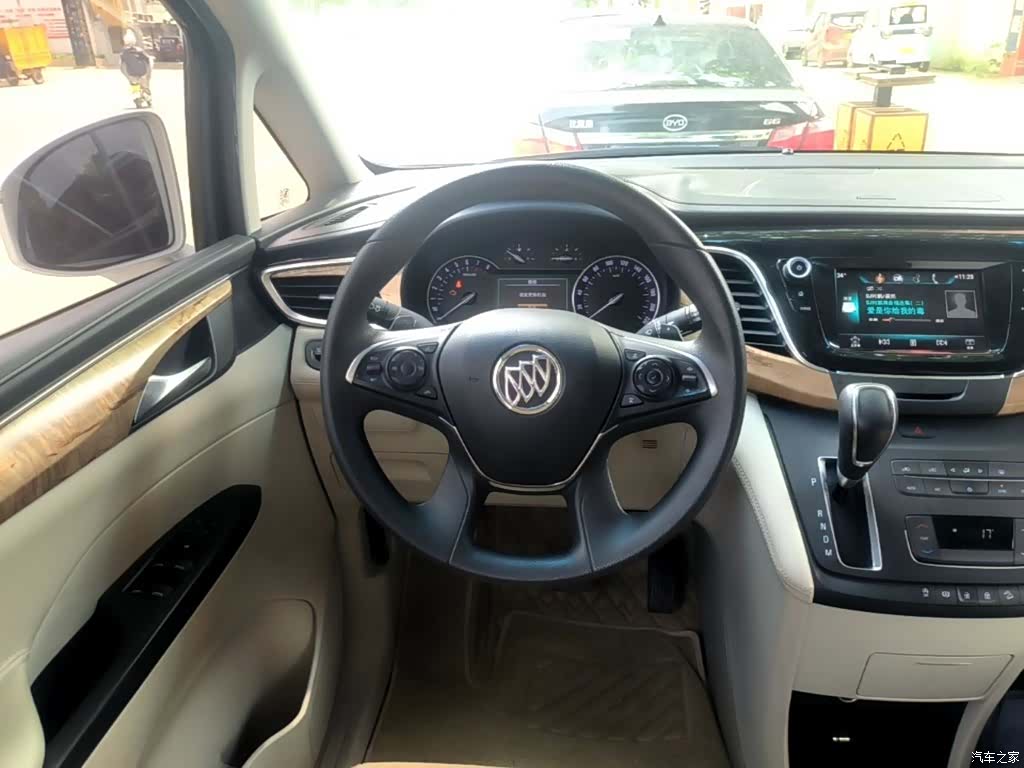 Buick GL8, 2017 11