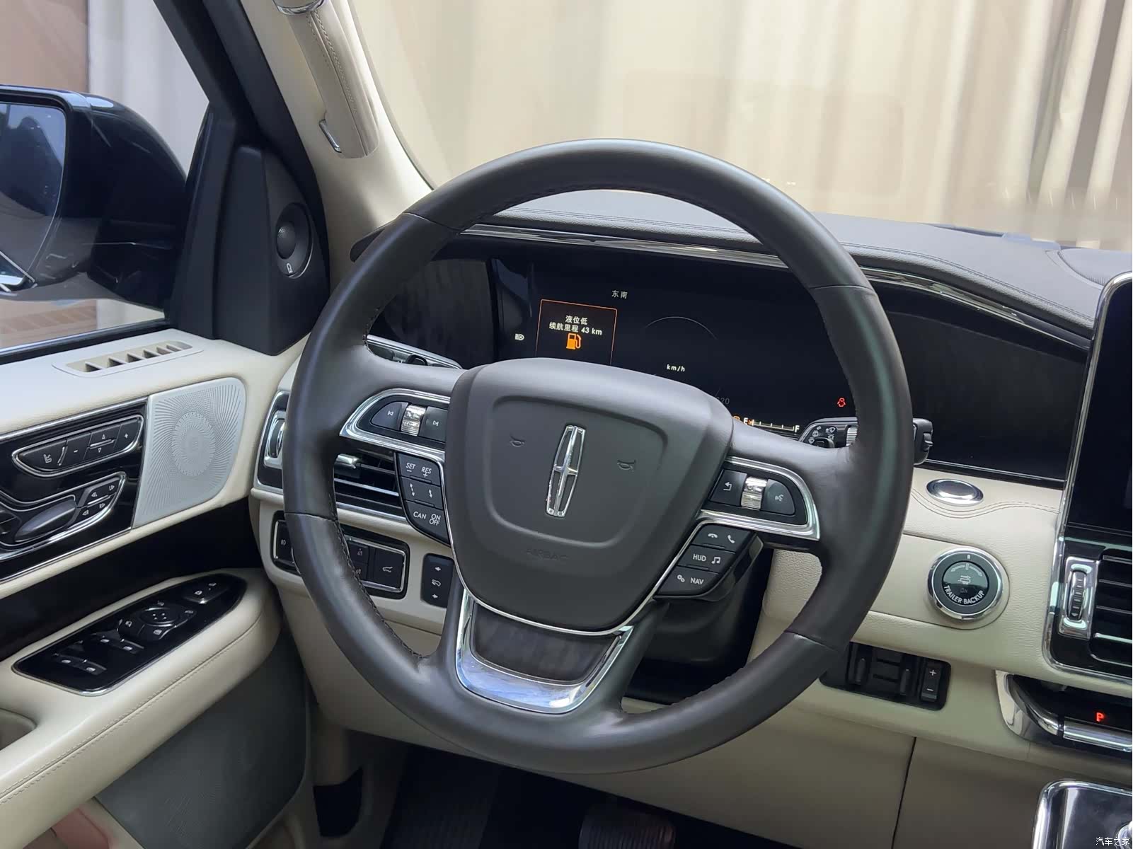 Lincoln Navigator, 2018 13