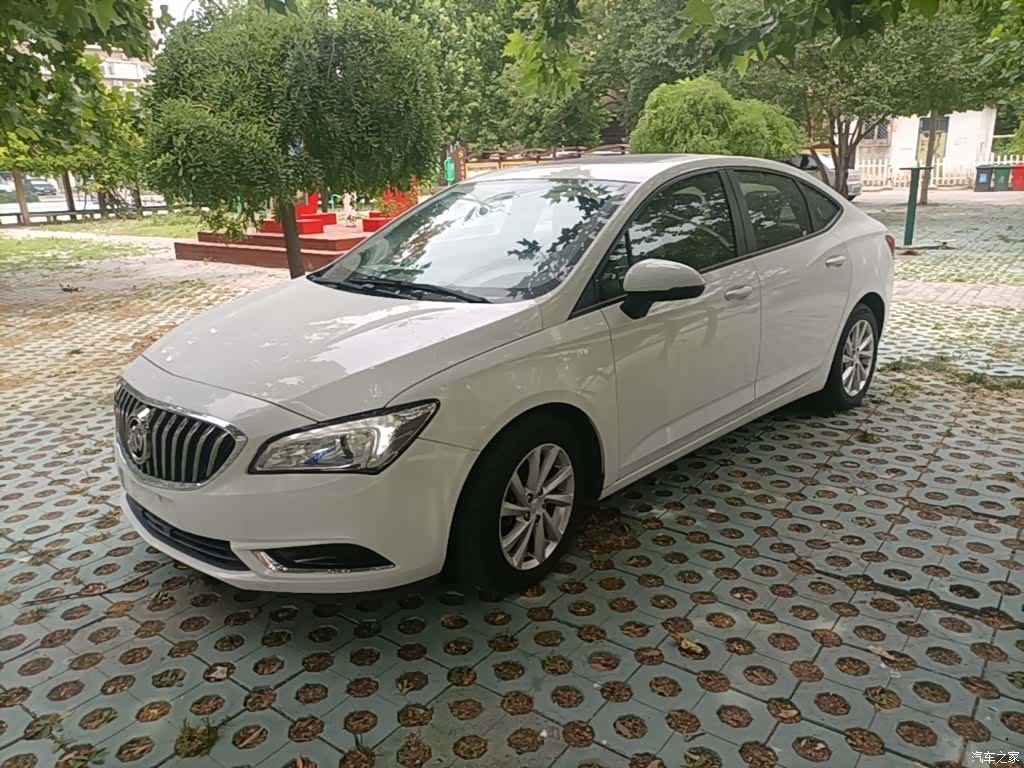 Buick Verano, 2017 1