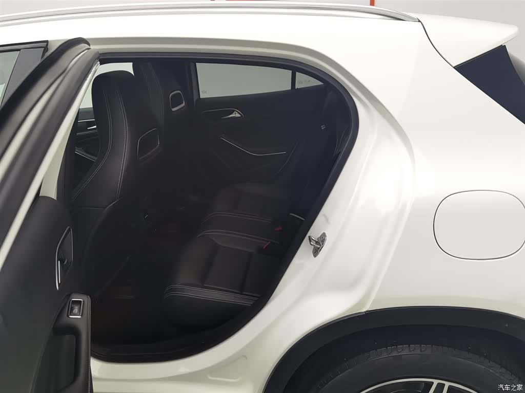 Mercedes-Benz GLA, 2019 15