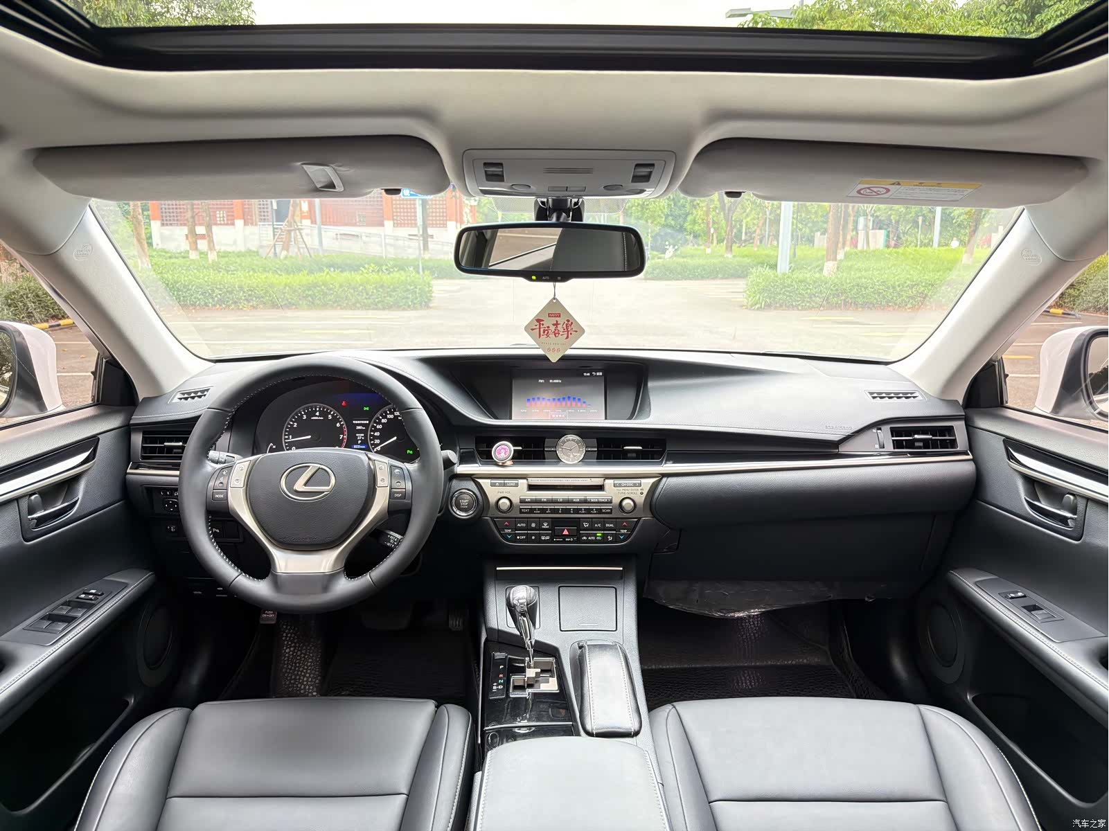 Lexus ES, 2014 9