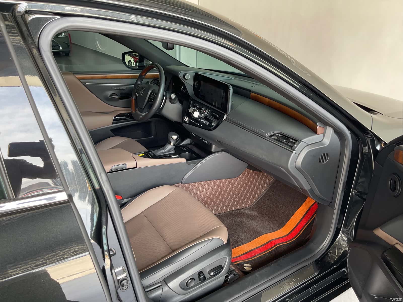 Lexus ES, 2023 24