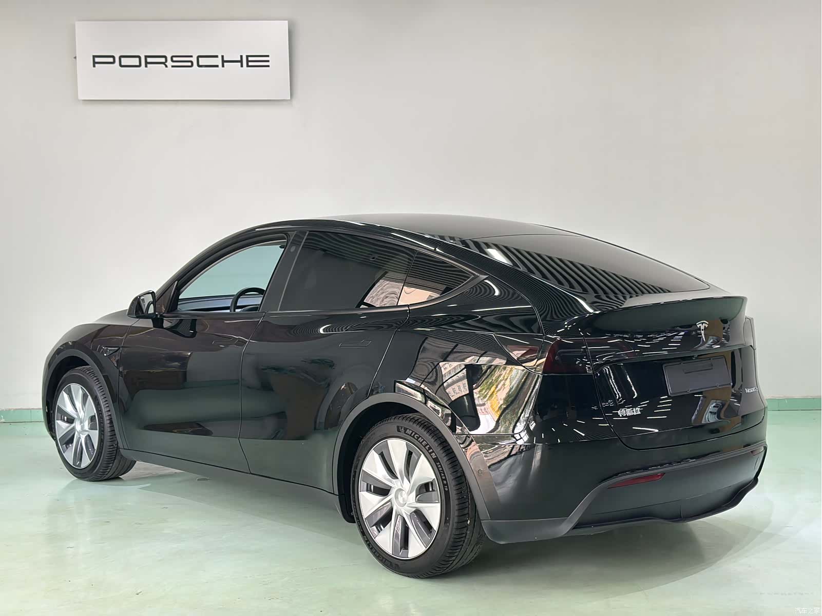 Tesla Model Y, 2023 29
