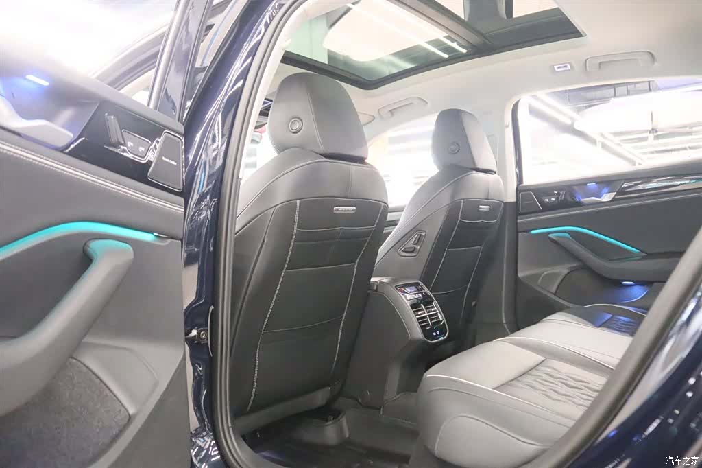 Volkswagen Magotan, 2024 21