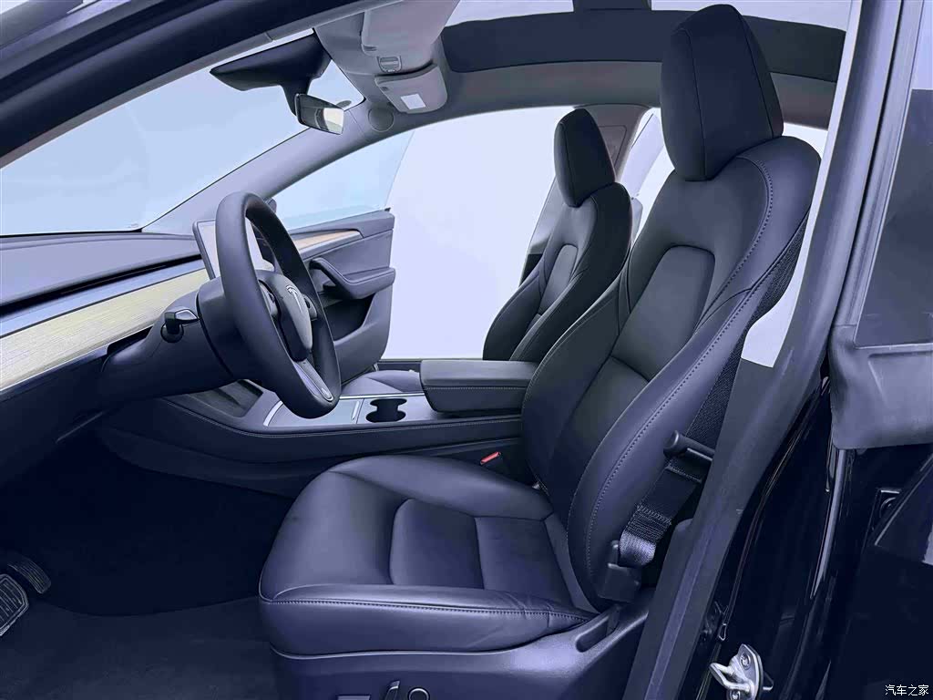 Tesla Model Y, 2023 11