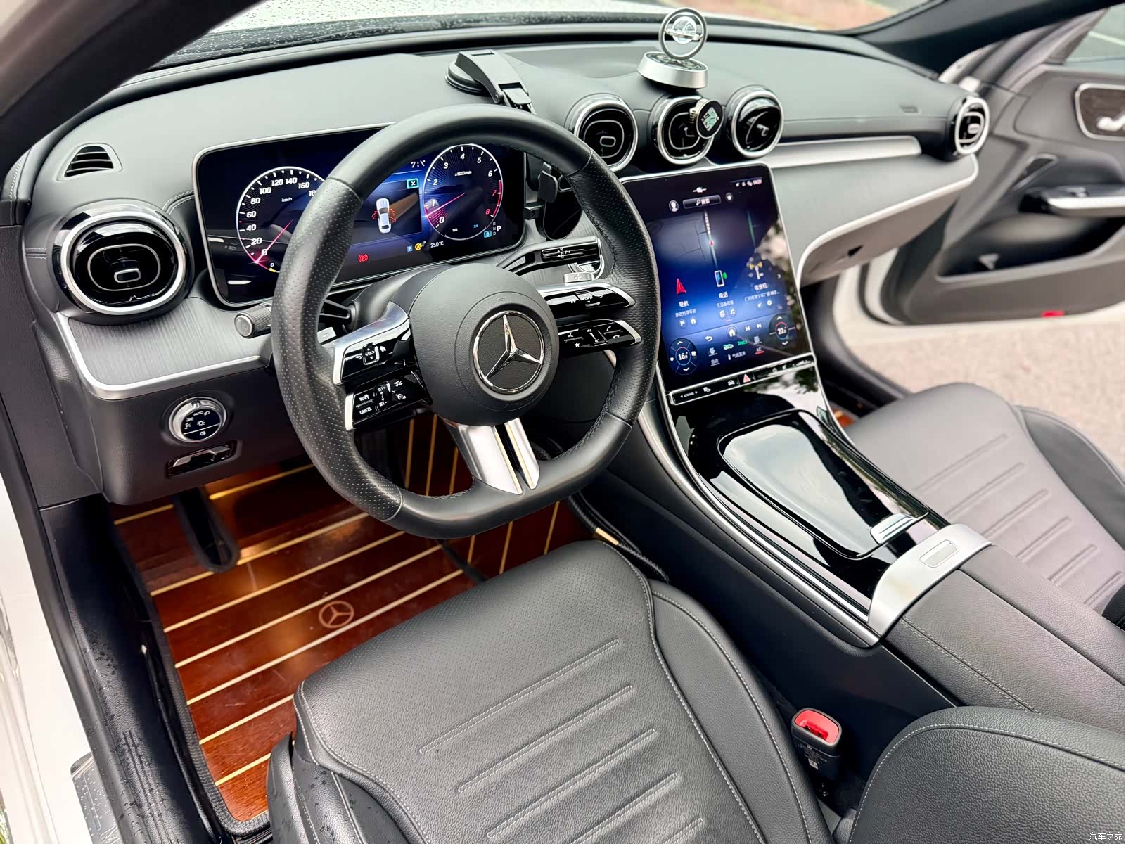 Mercedes-Benz C-Class, 2023 9