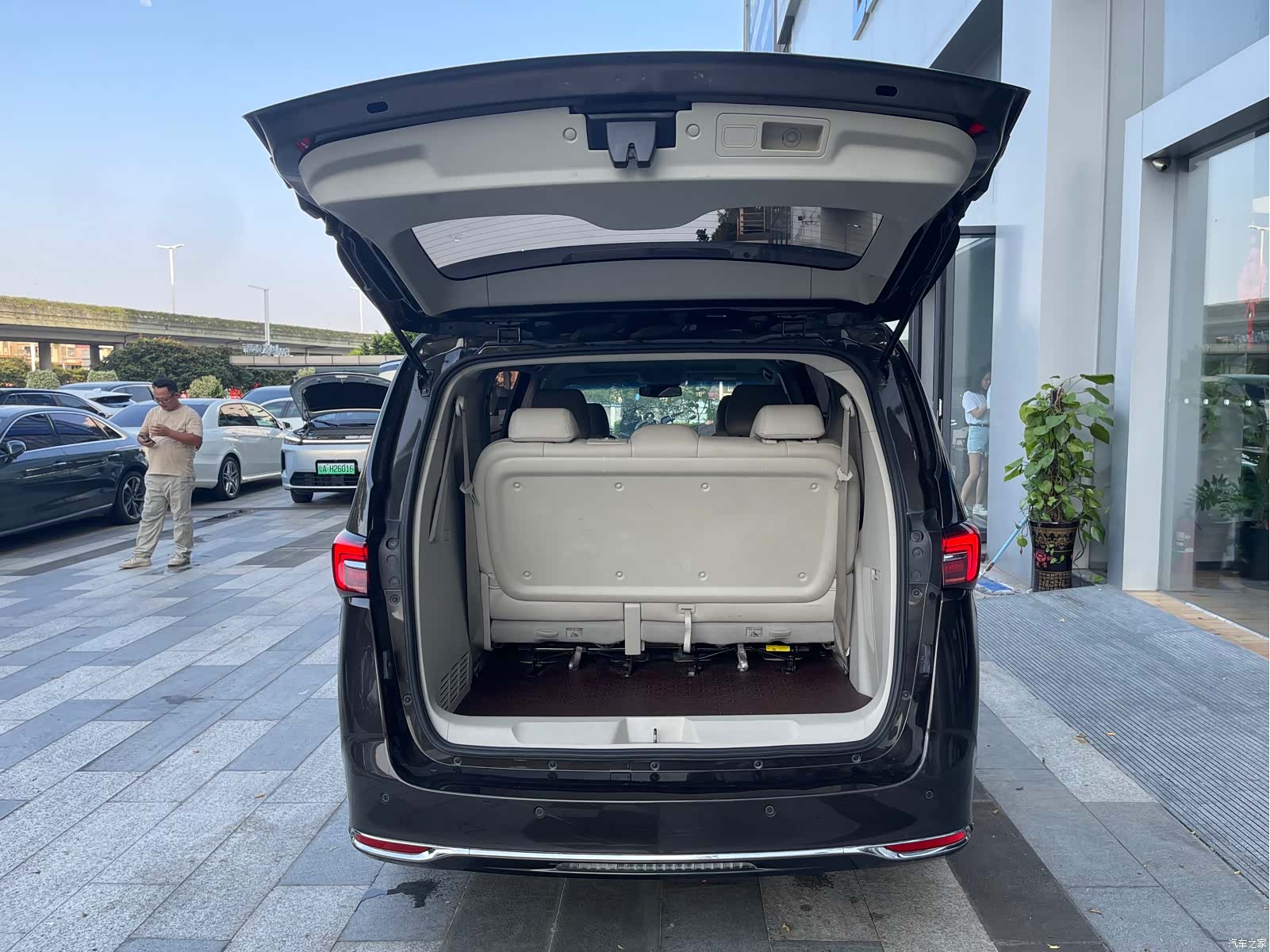 Buick GL8, 2021 8