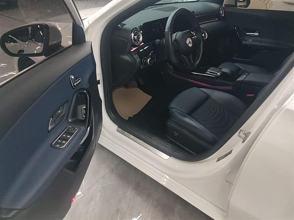 Mercedes-Benz Class A Mercedes-Benz Class A