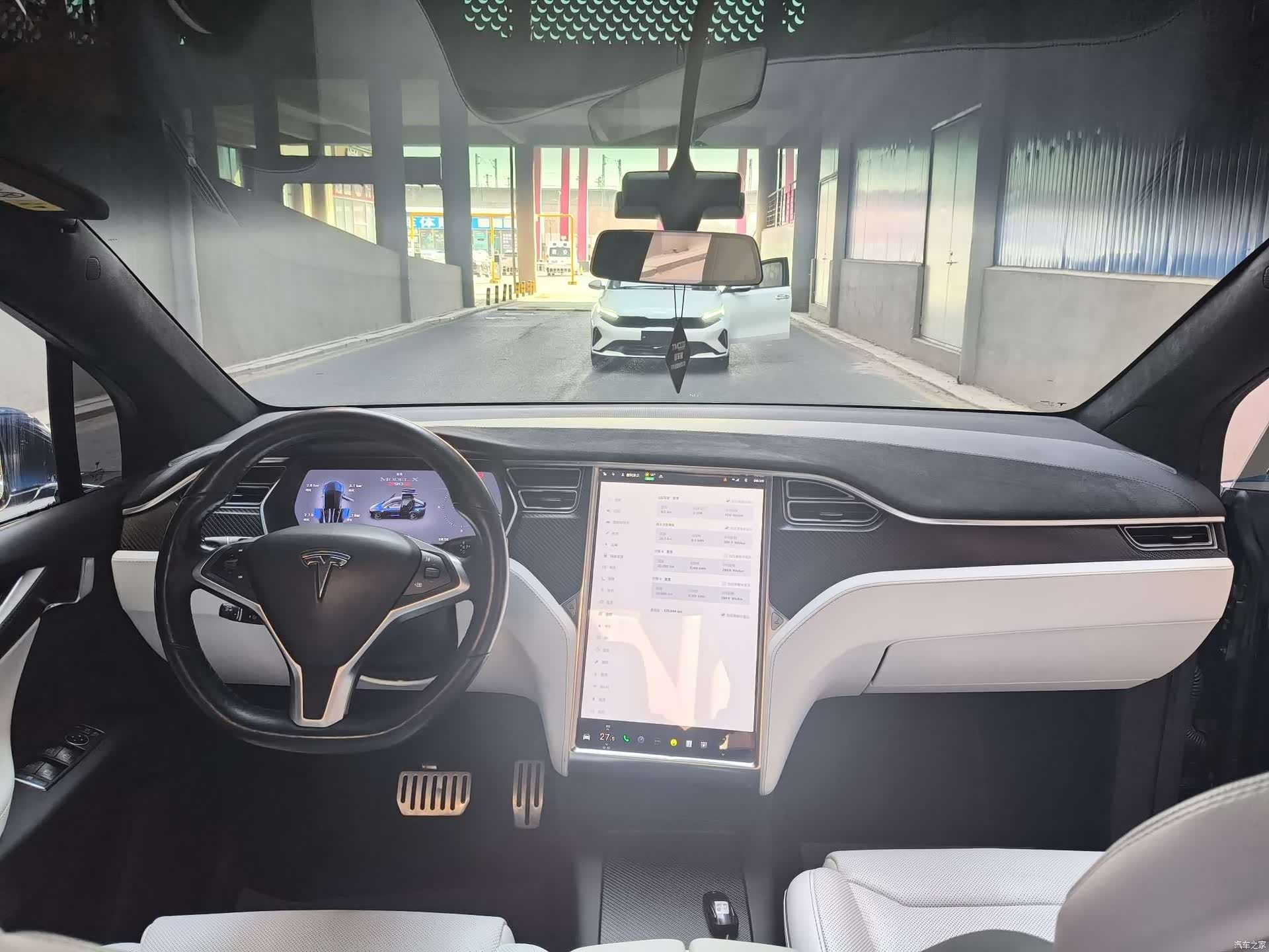 Tesla Model X, 2016 9