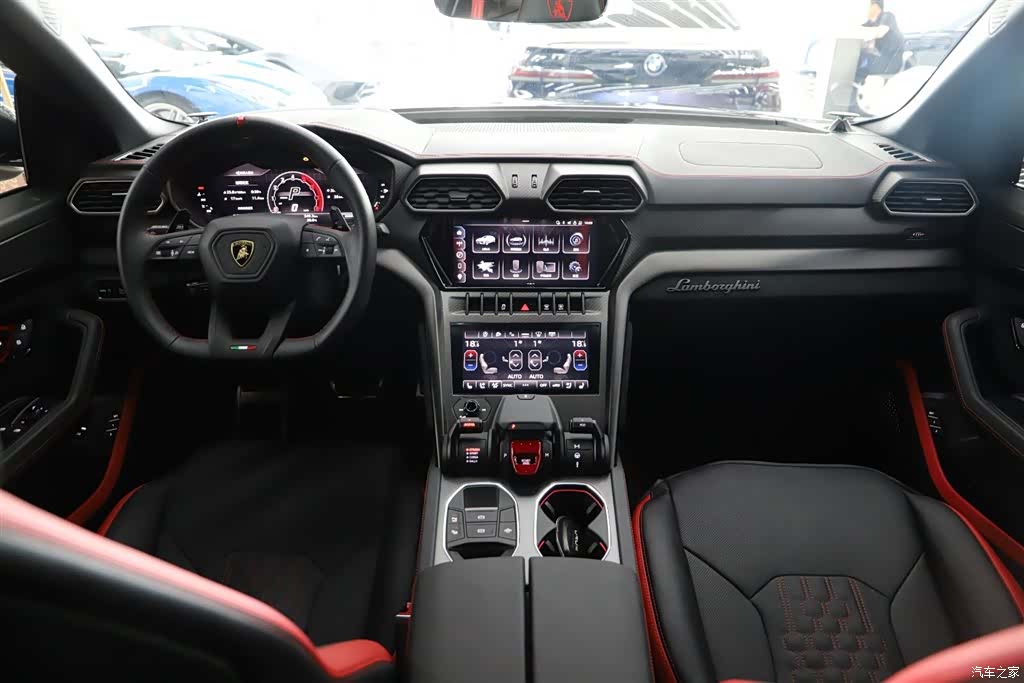 Lamborghini Urus, 2024 17