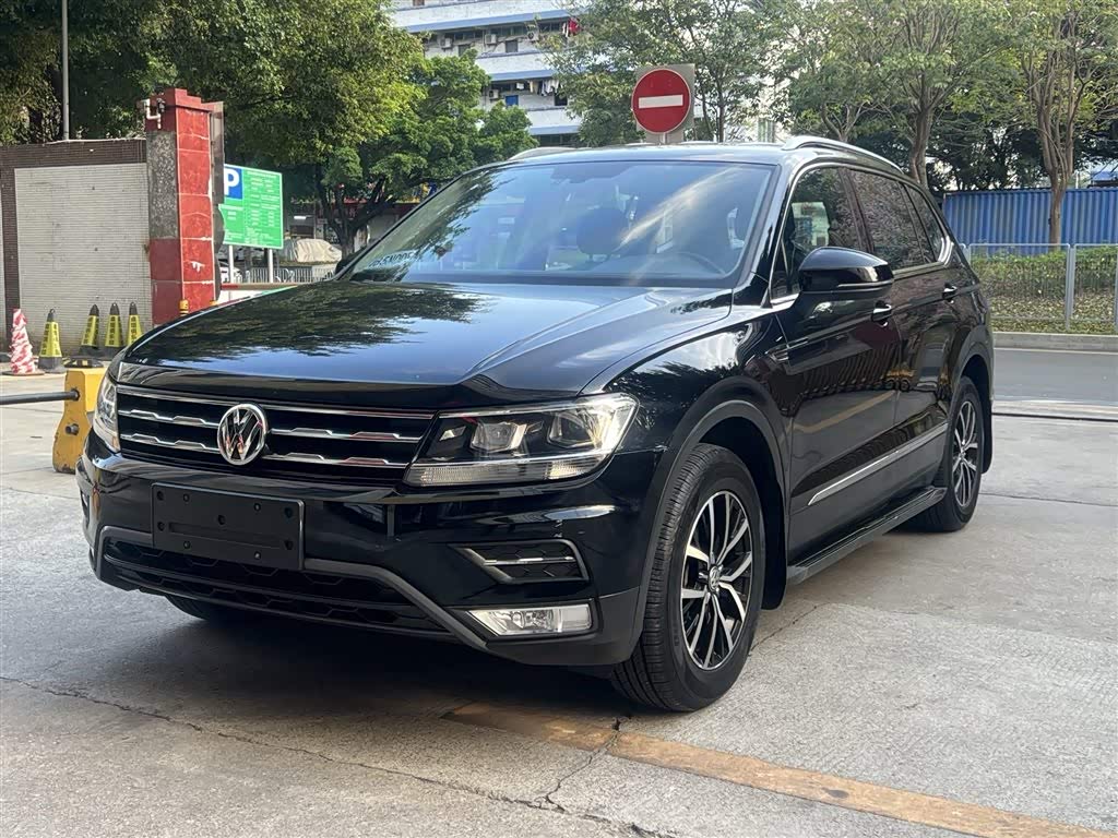 Volkswagen Tiguan L L 2018 330TSI AT Comfort