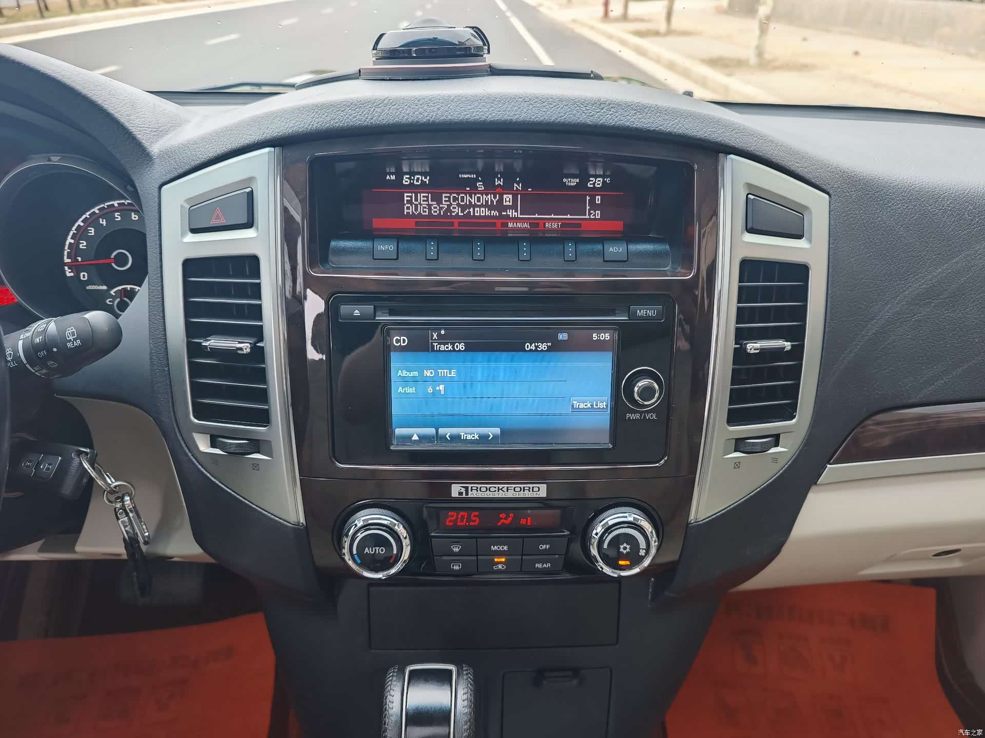 Mitsubishi Pajero, 2020 12