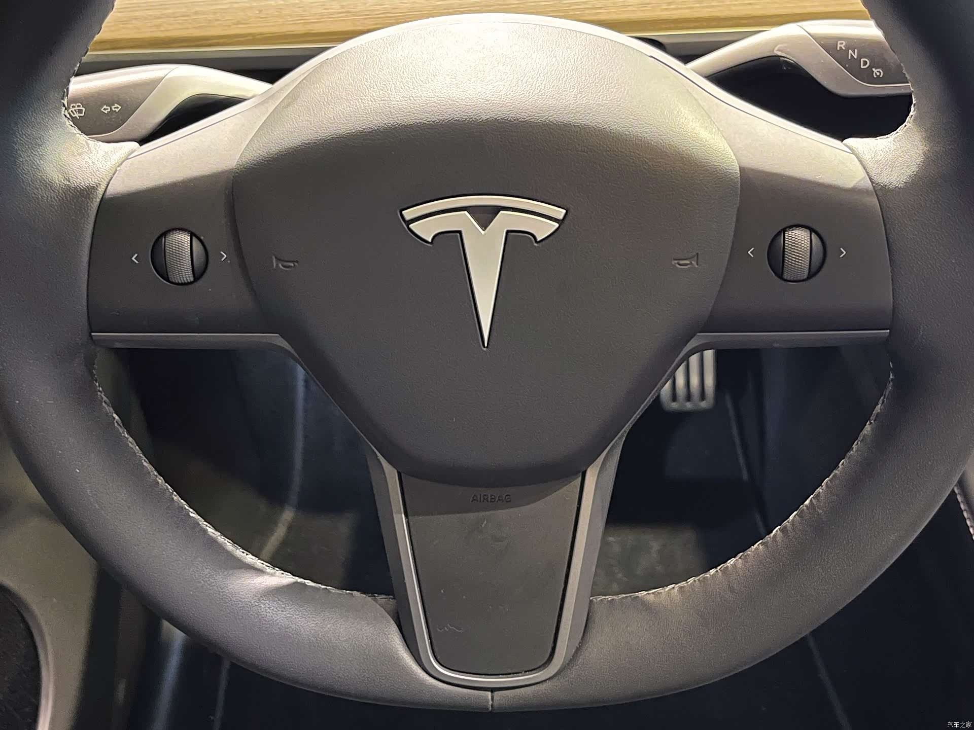 Tesla Model Y, 2023 18