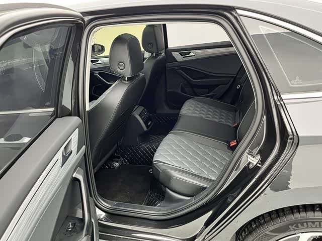Volkswagen Sagitar, 2025 21