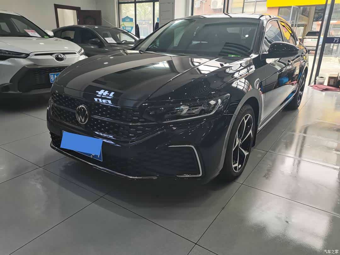Volkswagen Passat, 2024 1