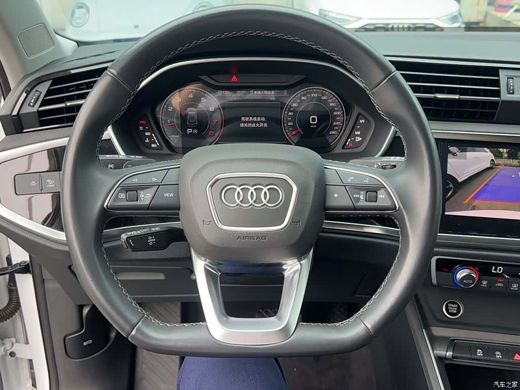 Audi Q3, 2023 3