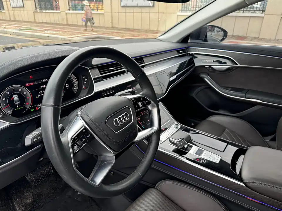 Audi A8